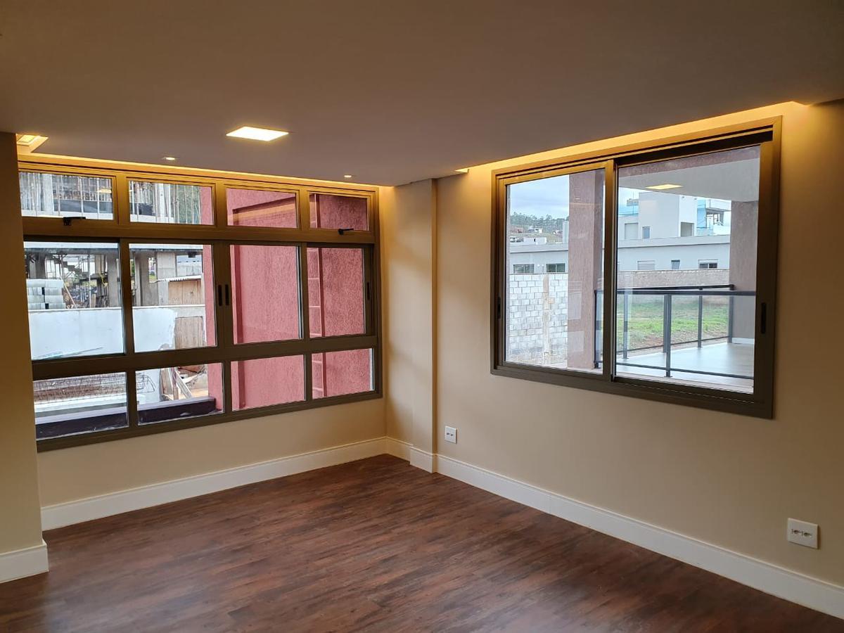 Casa, Alphaville - Lagoa dos Ingleses, 5 Quartos, 4 Vagas, 1 Suíte