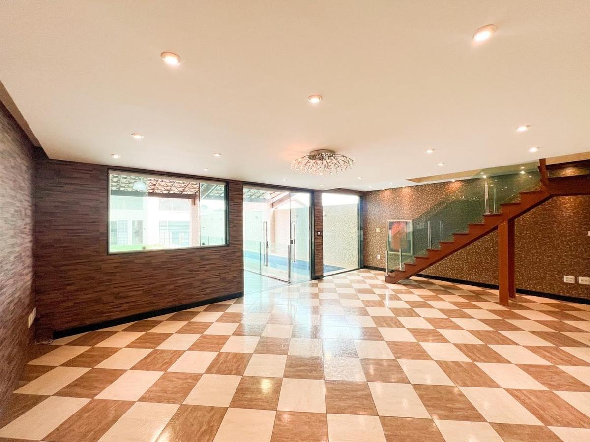 Casa, Trevo, 5 Quartos, 8 Vagas, 1 Suíte