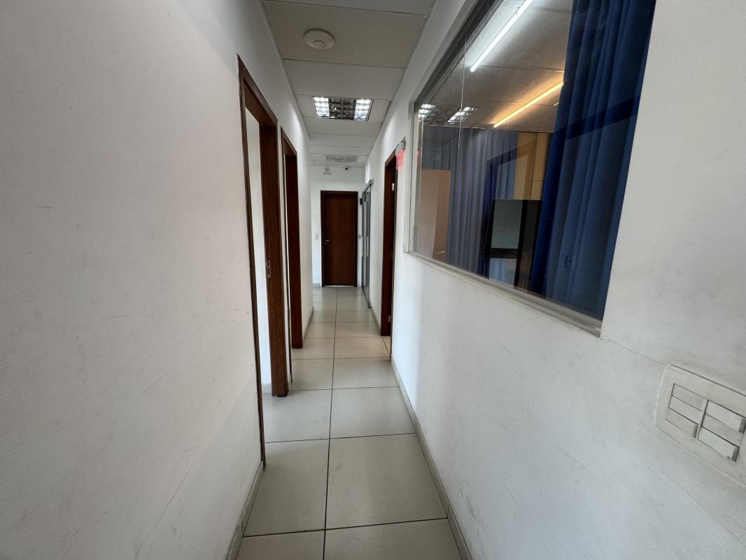 Andar, Centro, 0 Quarto, 10 Vagas