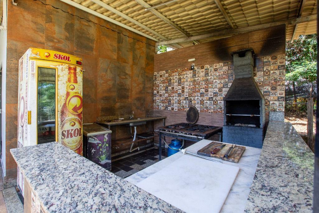 Fazenda, Ravena, 4 Quartos, 0 Vaga, 1 Suíte
