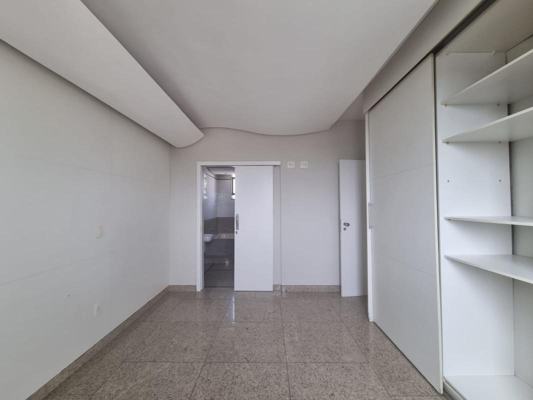 Apartamento, Barreiro, 3 Quartos, 2 Vagas, 1 Suíte