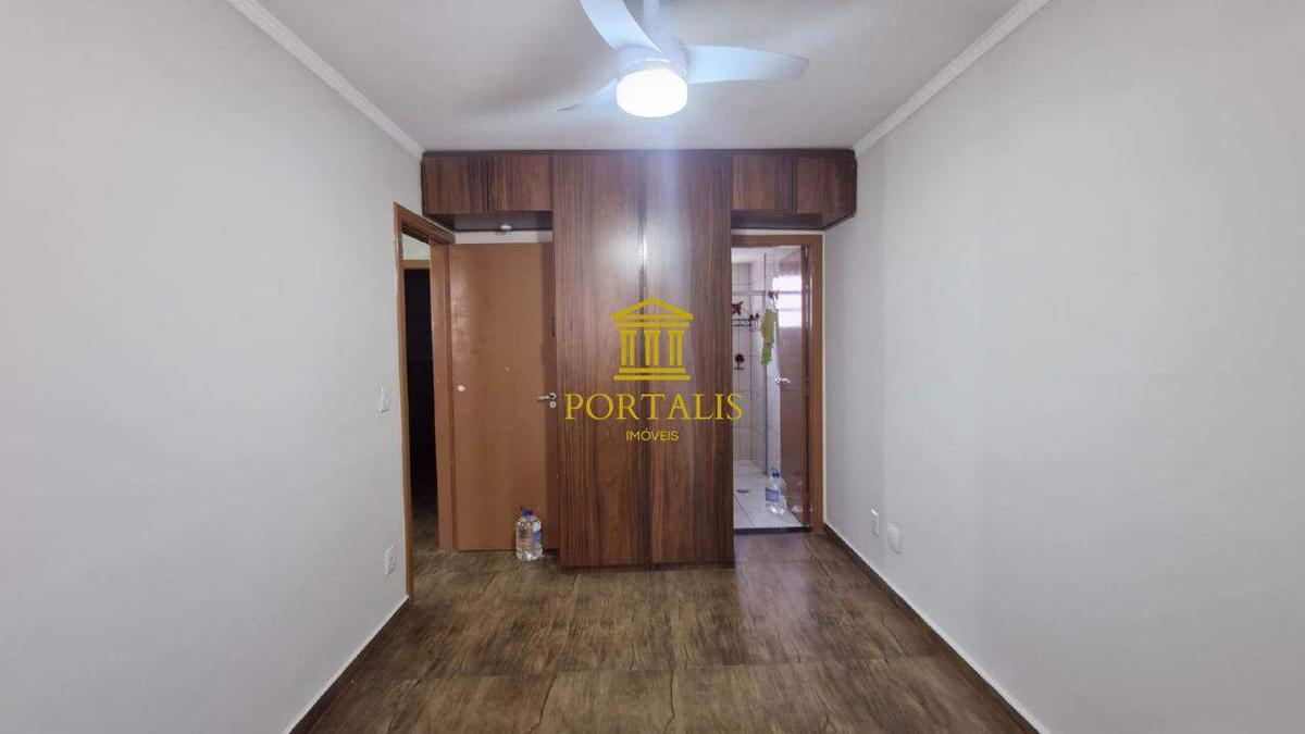 Casa, Cabral, 3 Quartos, 2 Vagas, 1 Suíte