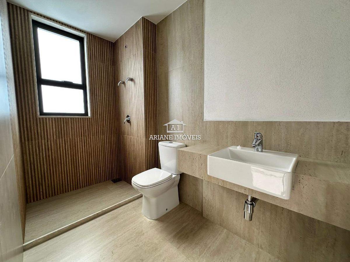 Apartamento, Centro, 3 Quartos, 0 Vaga, 3 Suítes