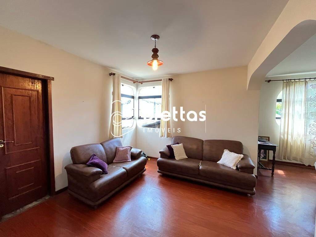 Casa, Centro, 5 Quartos, 2 Vagas, 4 Suítes
