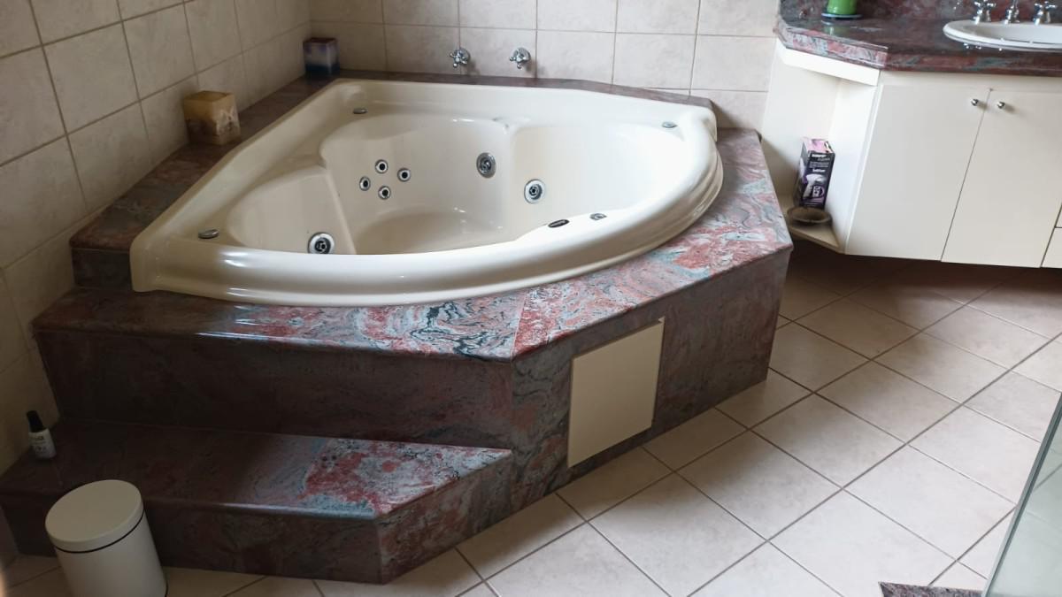 Casa, Colonial, 6 Quartos, 8 Vagas, 1 Suíte