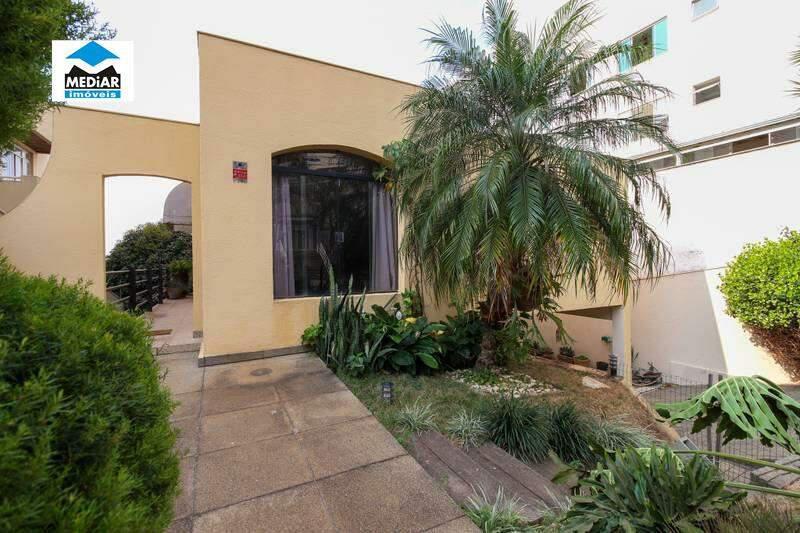 Casa, Buritis, 4 Quartos, 4 Vagas, 1 Suíte