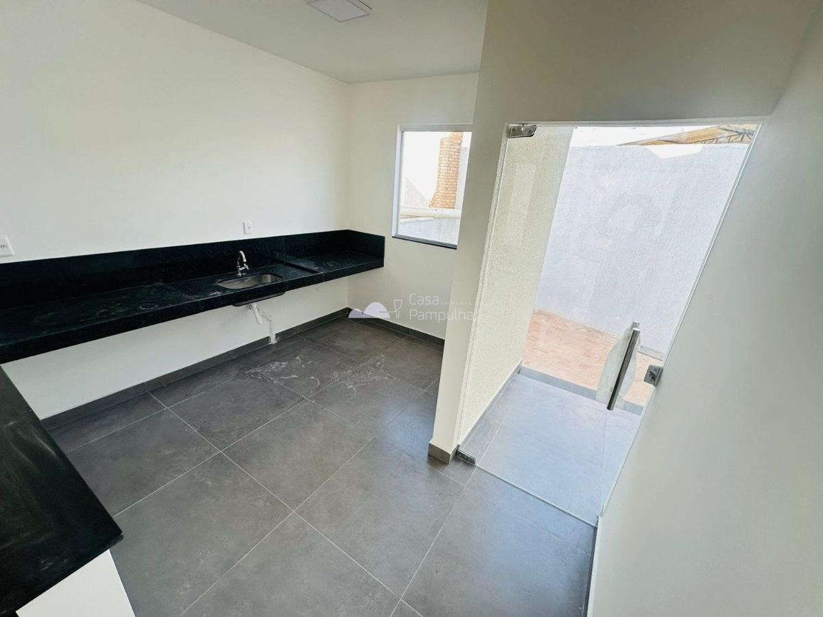 Casa, Santa Branca, 3 Quartos, 2 Vagas, 1 Suíte