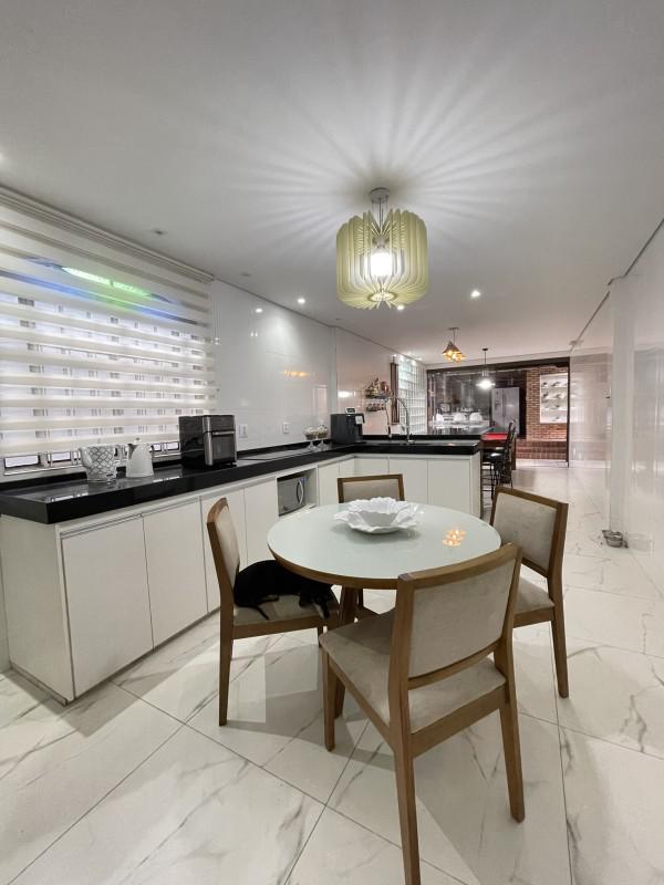 Casa, Jardim Casa Branca, 4 Quartos, 3 Vagas, 1 Suíte