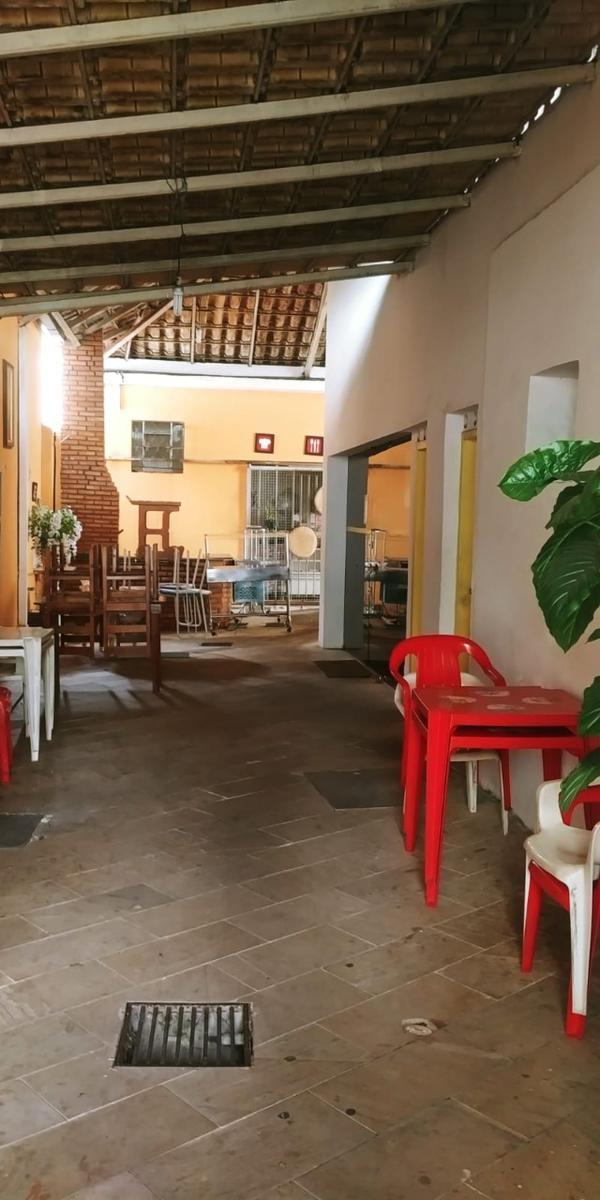 Casa Comercial, Funcionários, 0 Quarto, 10 Vagas