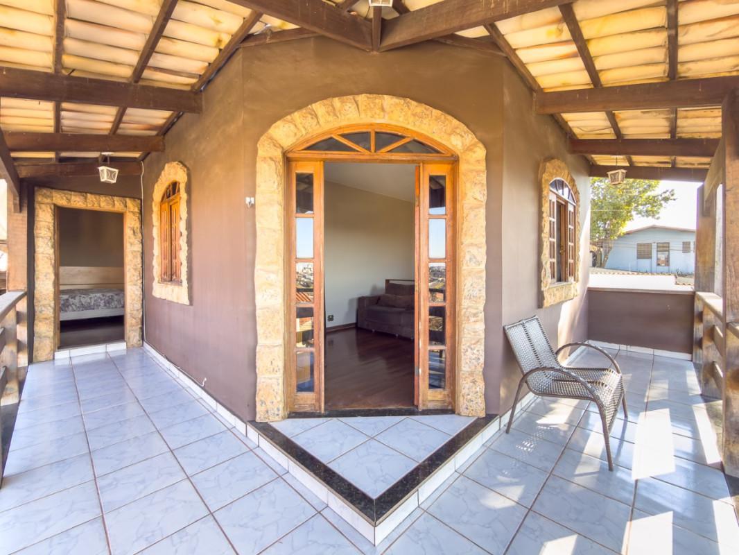 Casa, Santa Maria, 3 Quartos, 1 Vaga, 2 Suítes