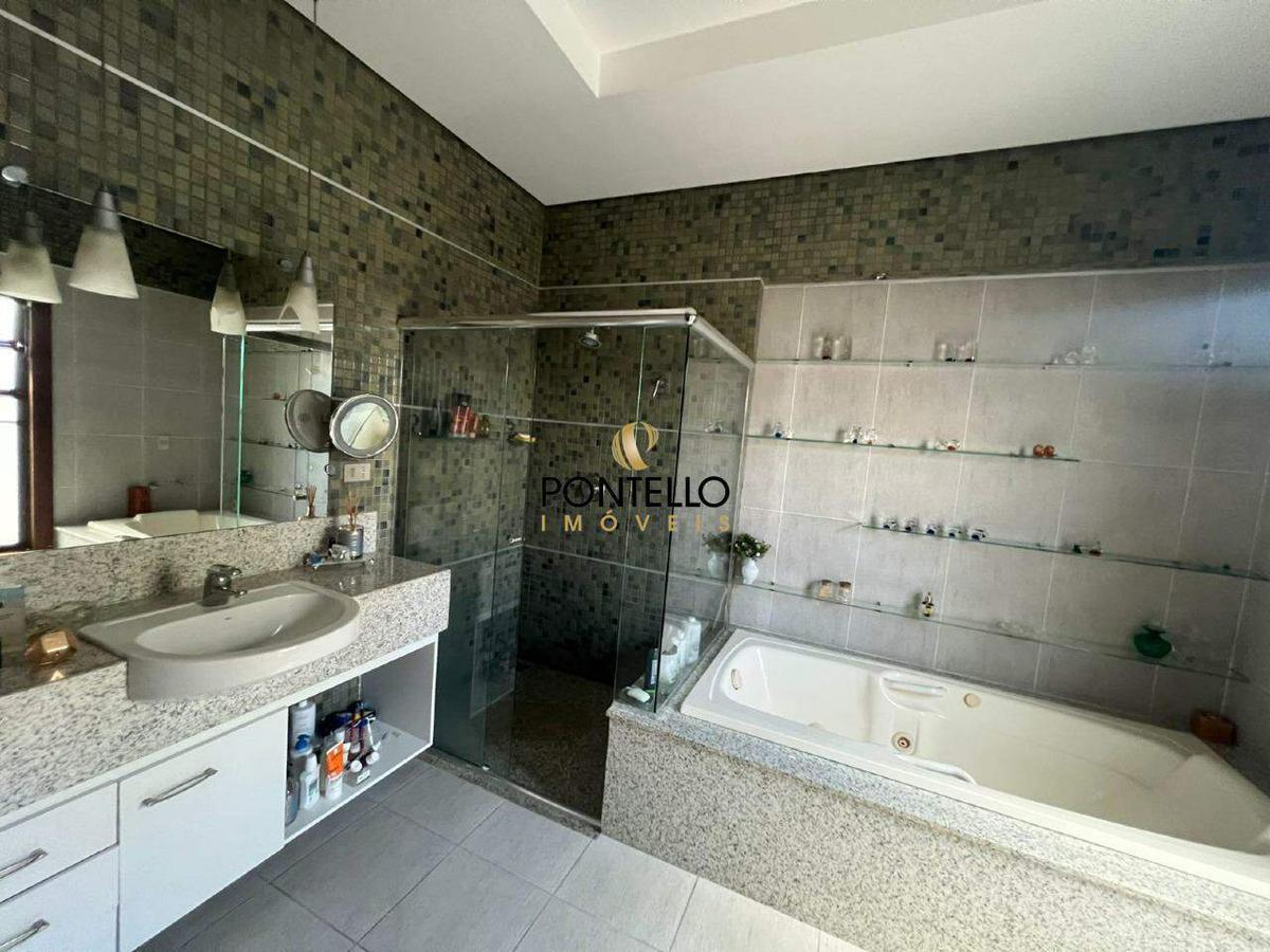 Casa, Santa Rita de Cássia, 8 Quartos, 4 Vagas, 2 Suítes