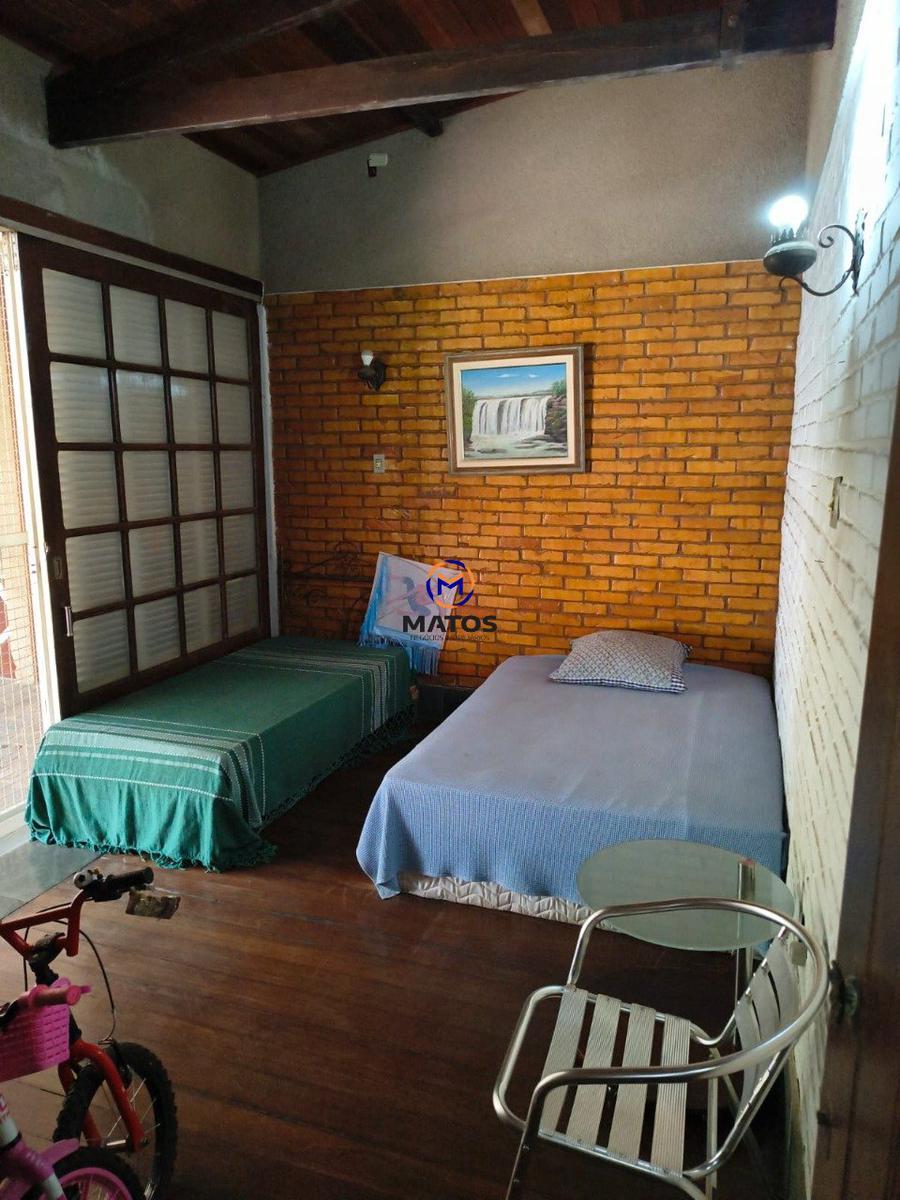 Casa, Braúnas, 3 Quartos, 10 Vagas, 1 Suíte