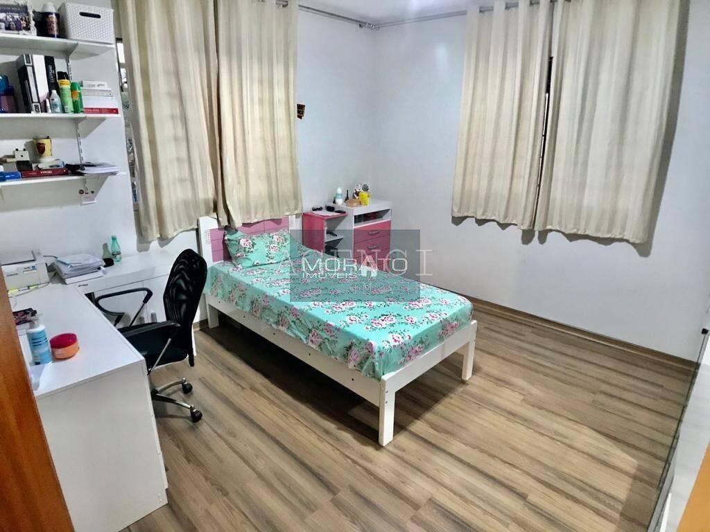 Casa, Cabral, 5 Quartos, 0 Vaga, 1 Suíte