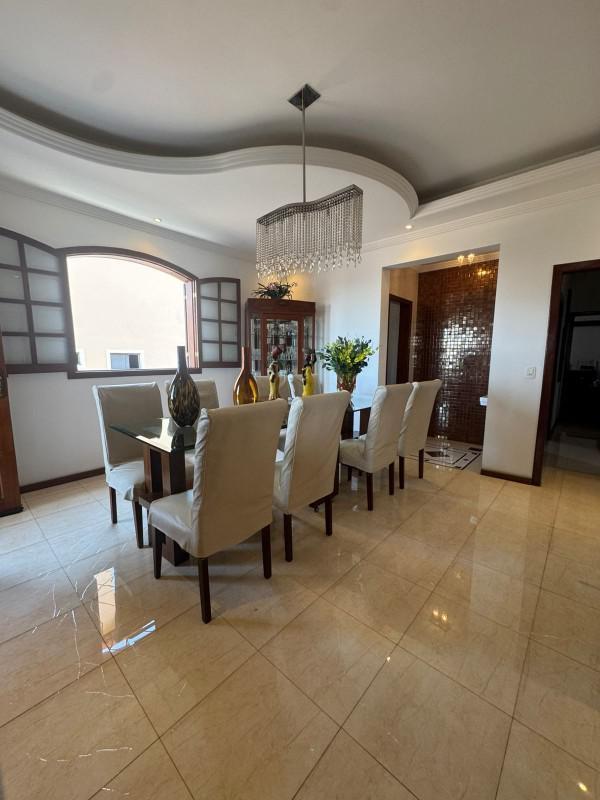 Casa, Trevo, 4 Quartos, 10 Vagas, 1 Suíte