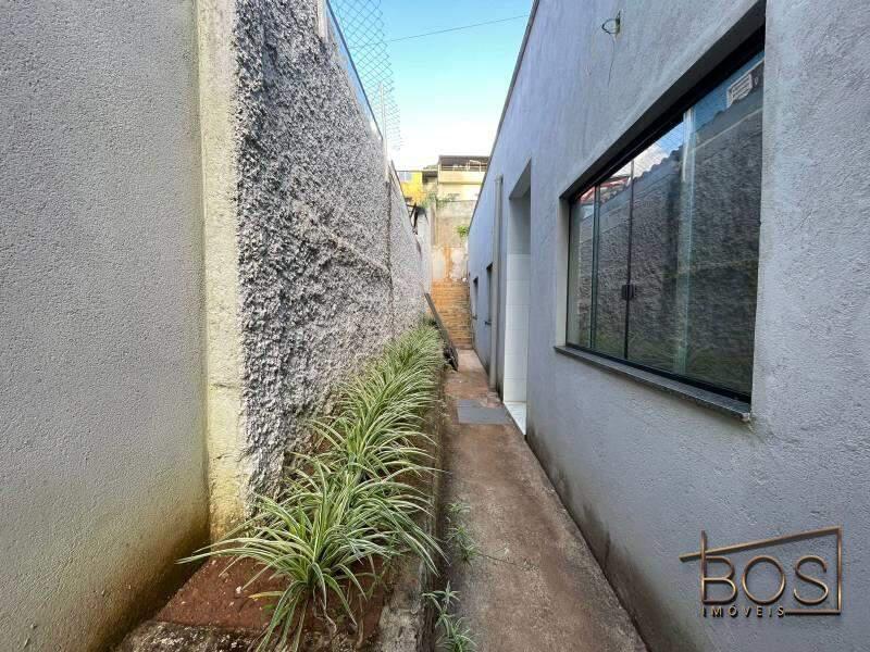 Casa, Santa Efigênia, 3 Quartos, 2 Vagas, 1 Suíte