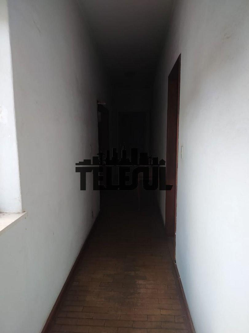 Casa, Centro, 4 Quartos, 0 Vaga, 1 Suíte