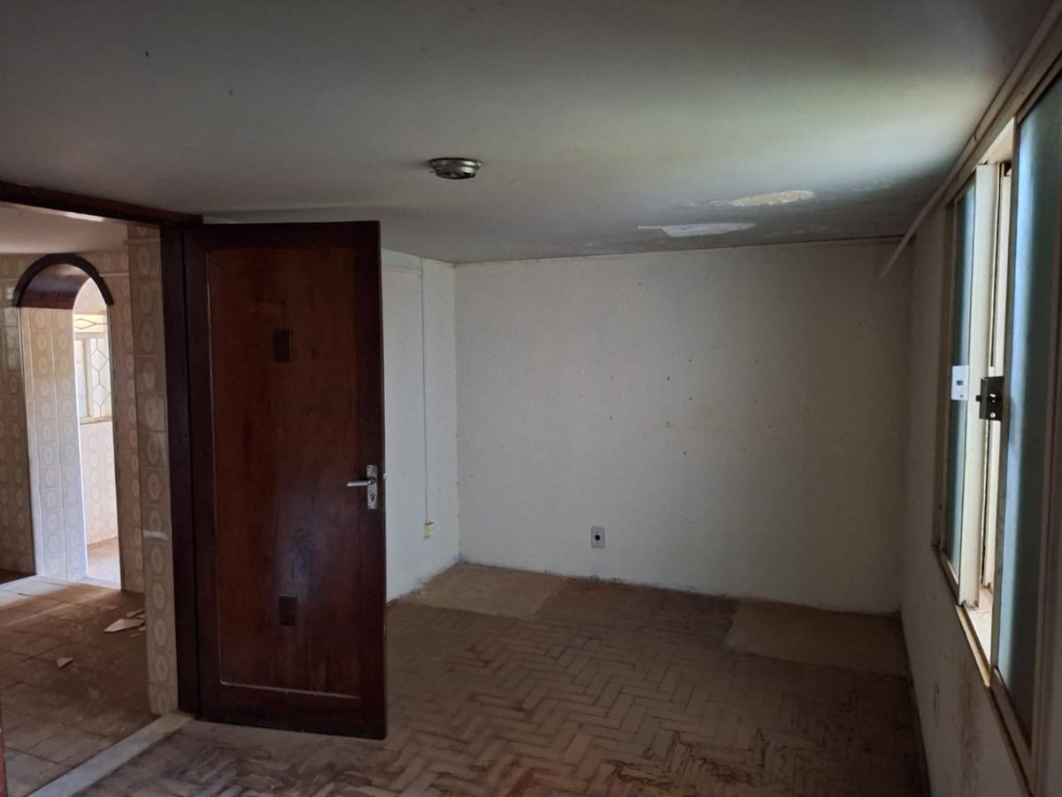 Casa, Centro, 6 Quartos, 1 Vaga, 1 Suíte