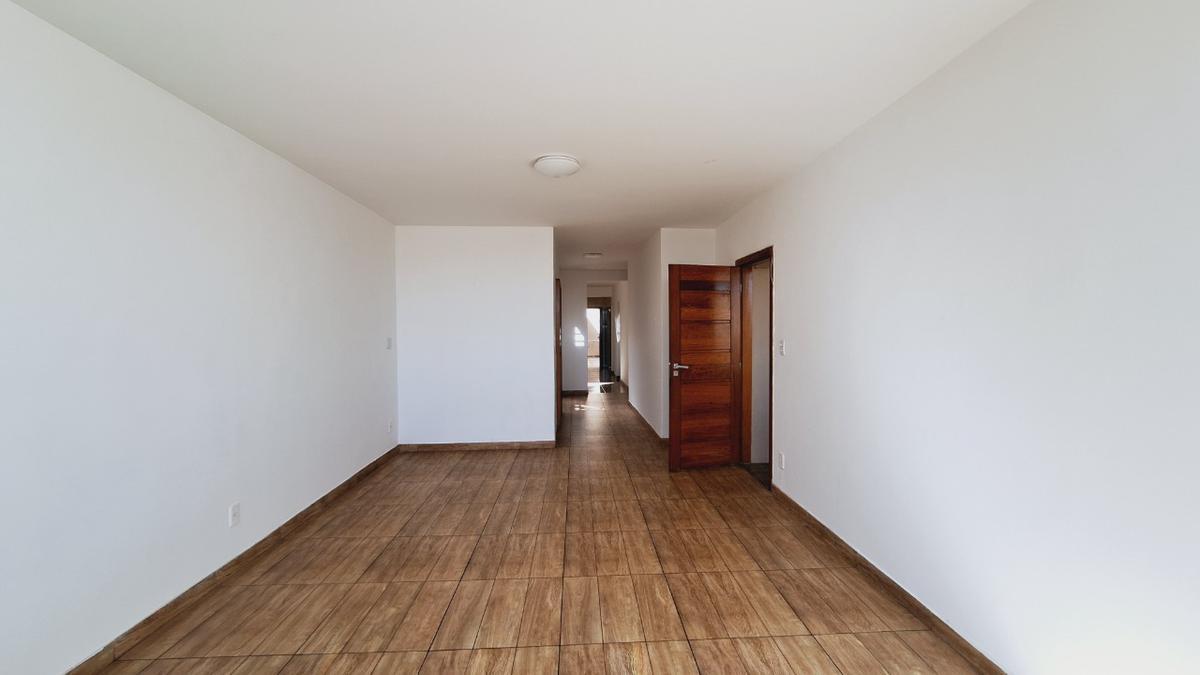 Casa, Nova Floresta, 3 Quartos, 0 Vaga, 1 Suíte