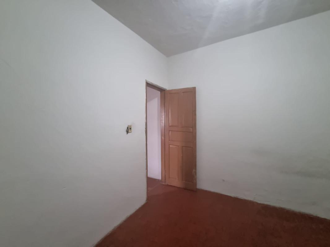 Quitinete, Industrial, 1 Quarto, 0 Vaga