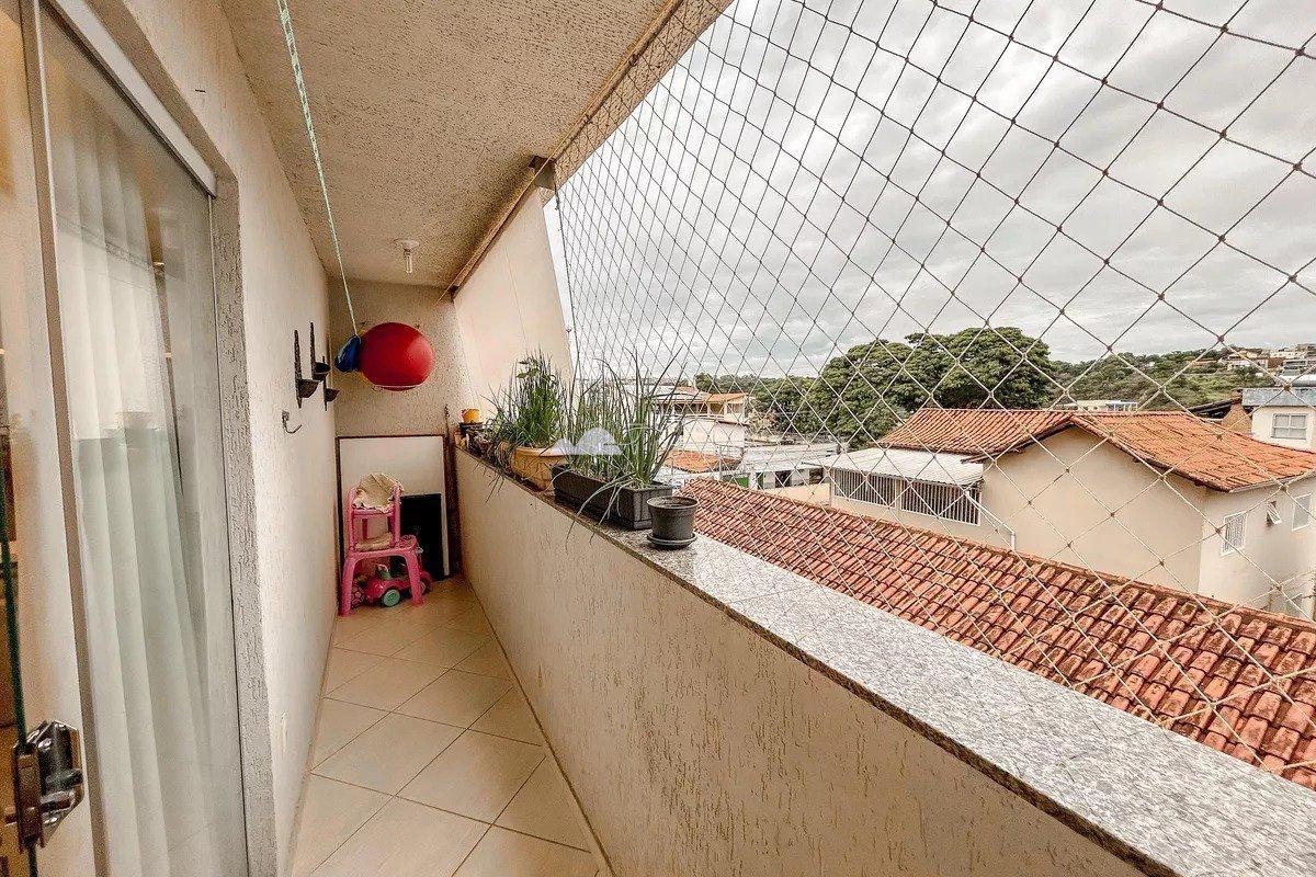 Apartamento, Santa Terezinha, 3 Quartos, 2 Vagas, 1 Suíte