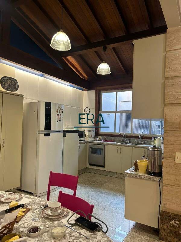 Casa, Belvedere, 4 Quartos, 0 Vaga, 1 Suíte