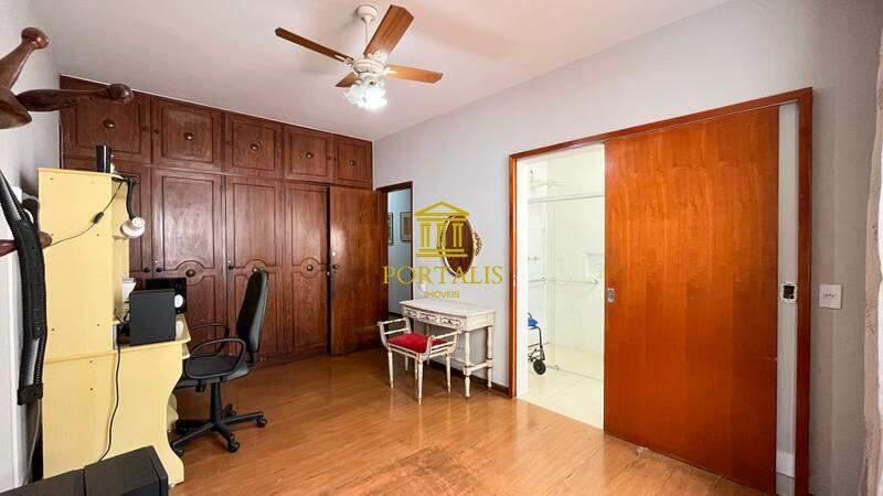 Casa, Serra, 7 Quartos, 8 Vagas, 2 Suítes