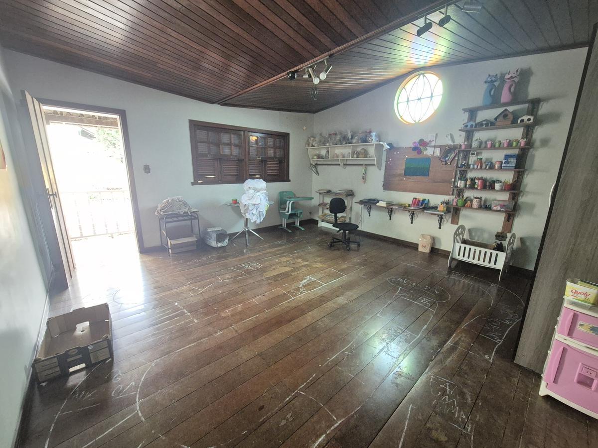 Casa, Jardim América, 5 Quartos, 3 Vagas, 1 Suíte