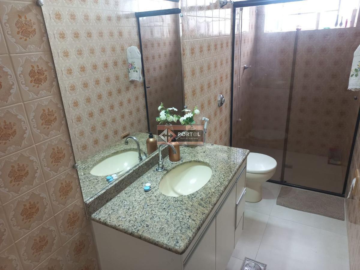 Casa, Vila Clóris, 3 Quartos, 4 Vagas, 1 Suíte