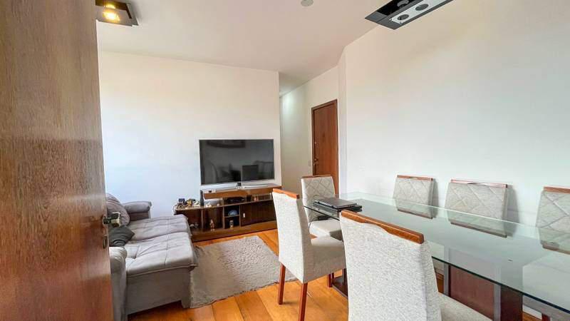 Apartamento, Sagrada Família, 2 Quartos, 1 Vaga