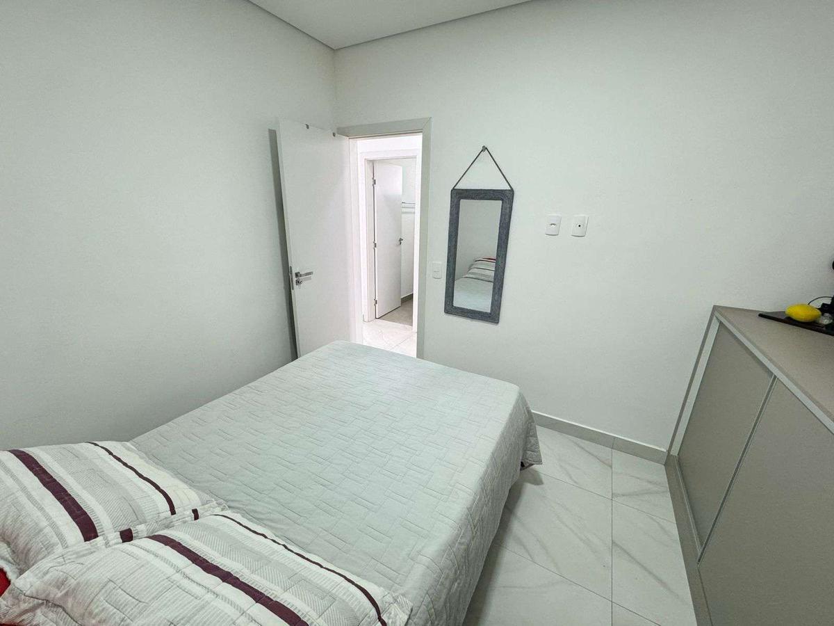 Apartamento, Sagrada Família, 2 Quartos, 2 Vagas, 1 Suíte