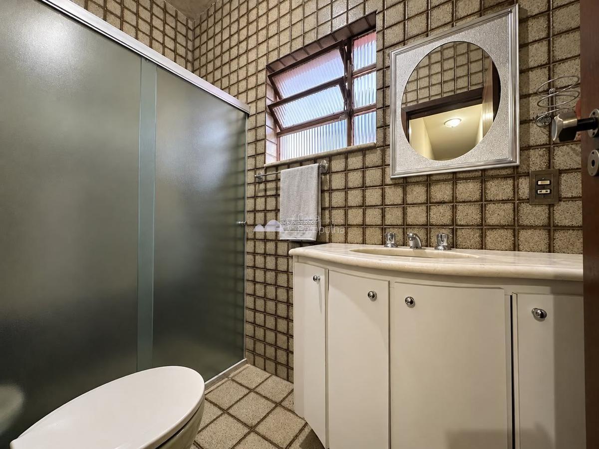 Casa, Liberdade, 6 Quartos, 8 Vagas, 2 Suítes