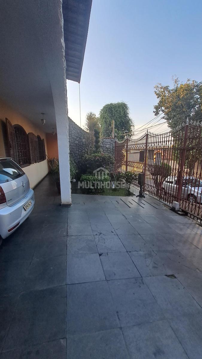 Casa, Vila Clóris, 3 Quartos, 4 Vagas, 1 Suíte