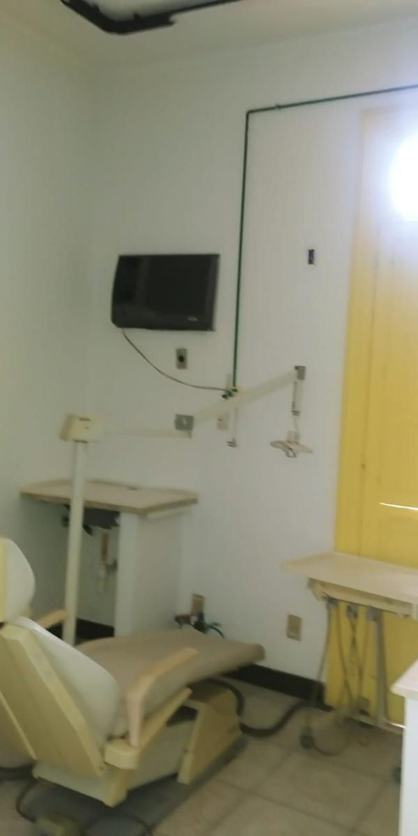 Casa Comercial, Funcionários, 0 Quarto, 10 Vagas