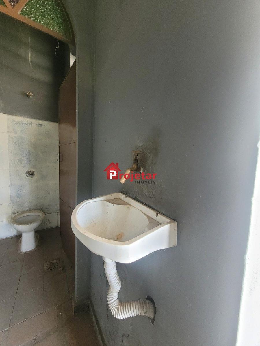 Galpão, Nova Floresta, 0 Quarto, 20 Vagas