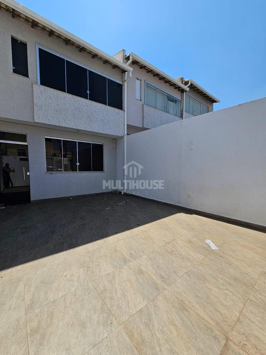 Casa, Santa Mônica, 3 Quartos, 2 Vagas, 1 Suíte