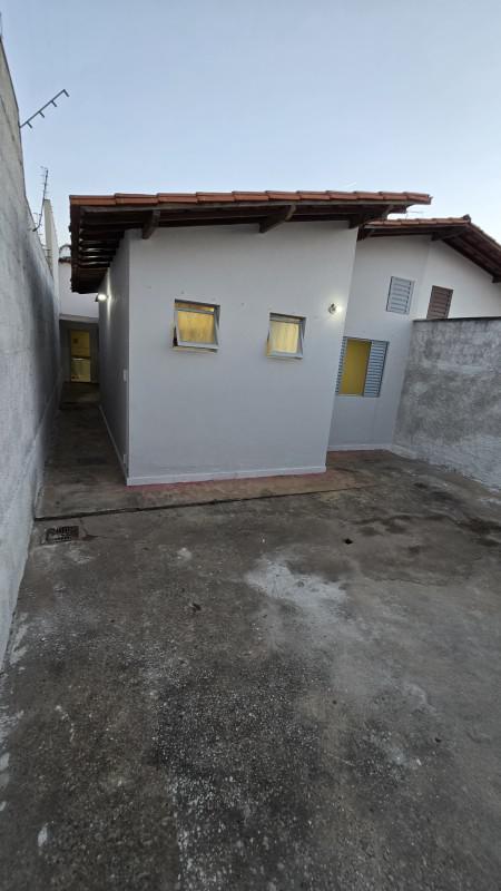 Casa, Castelo, 4 Quartos, 2 Vagas, 1 Suíte