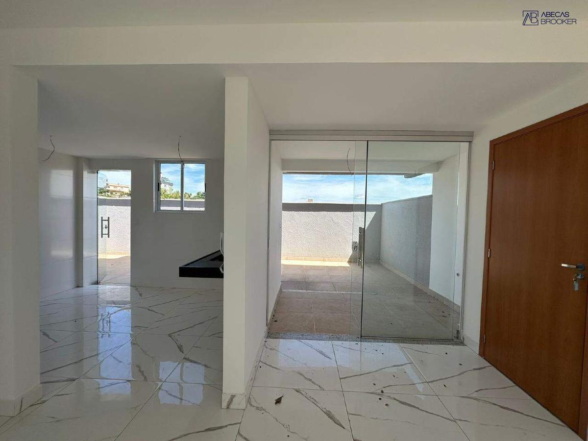 Cobertura, Miramar (barreiro), 3 Quartos, 2 Vagas, 1 Suíte