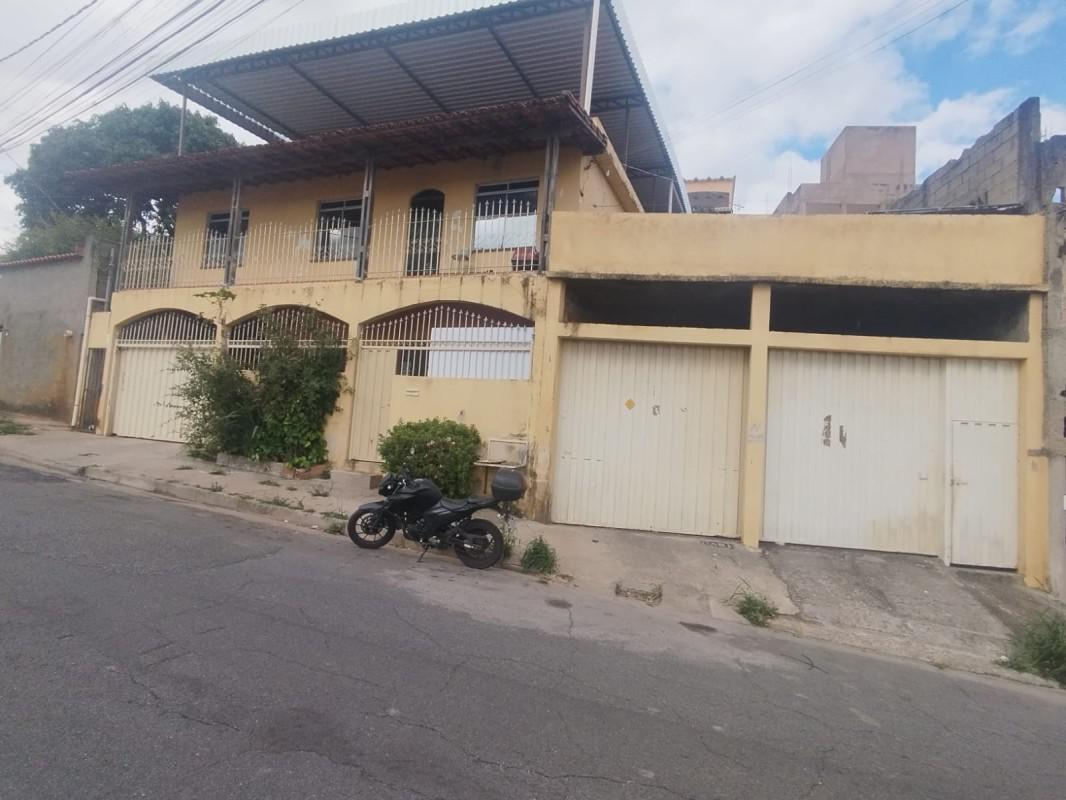 Casa, Olaria, 5 Quartos, 2 Vagas, 1 Suíte