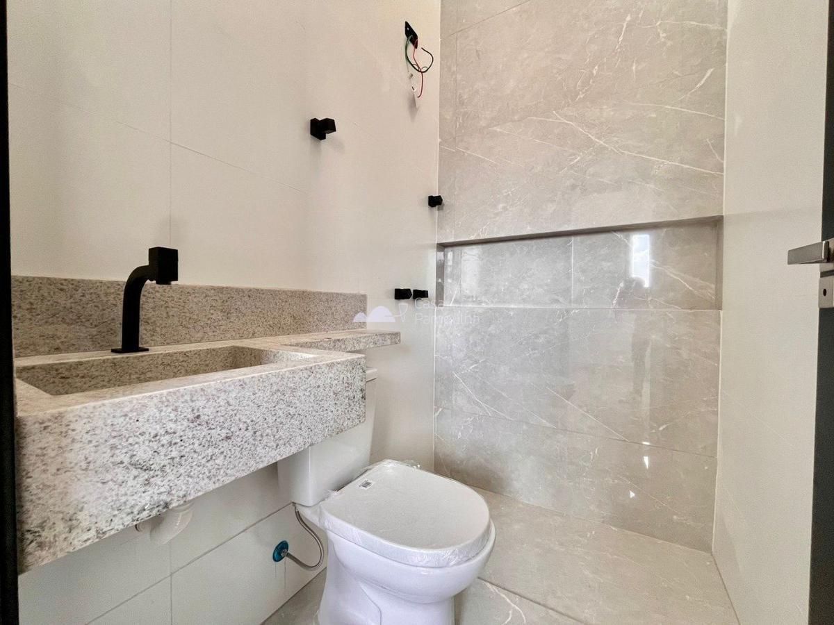 Casa, Planalto, 2 Quartos, 1 Vaga, 2 Suítes