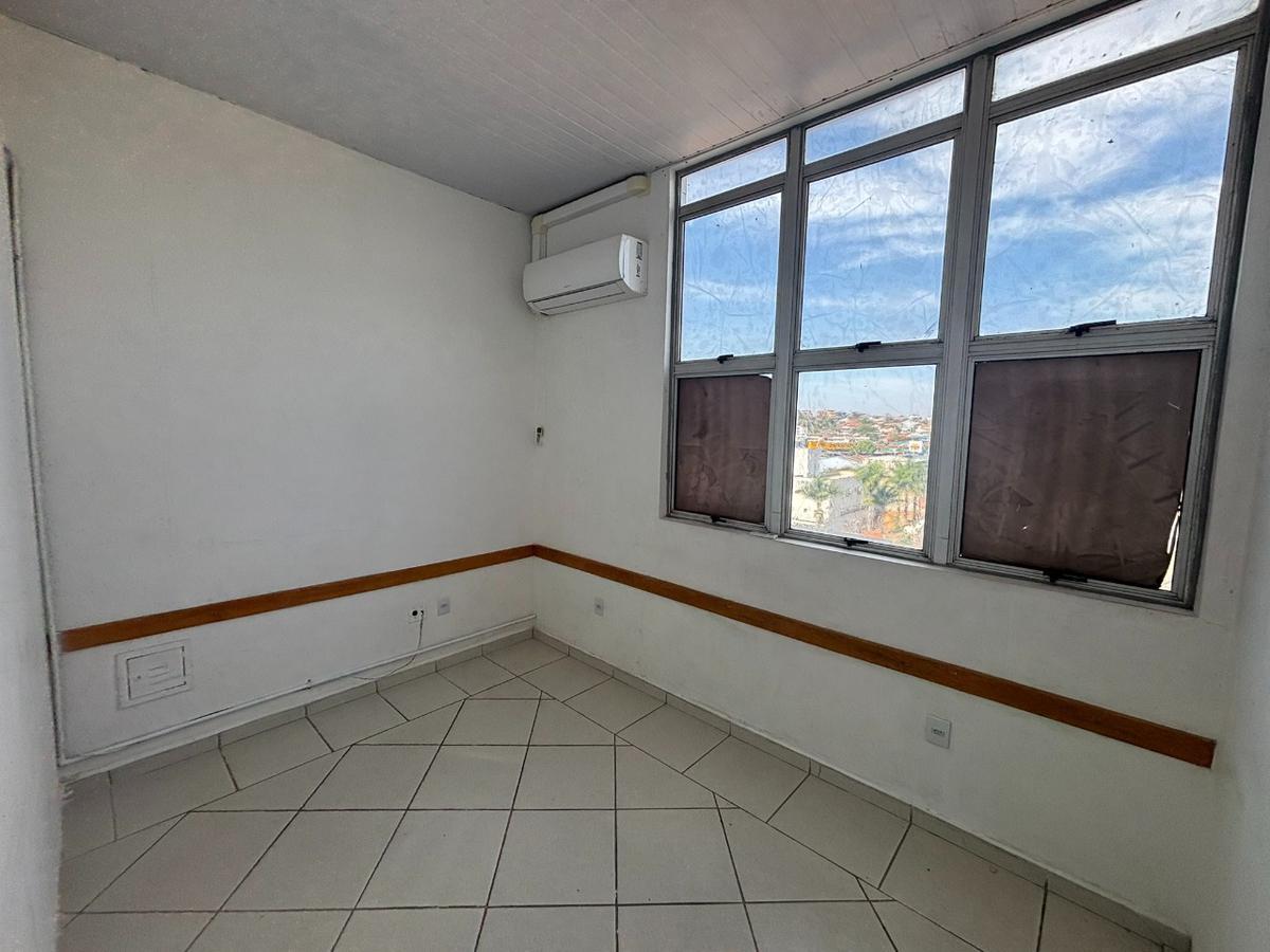 Sala, Venda Nova, 0 Quarto, 0 Vaga