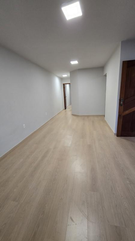 Casa, Castelo, 4 Quartos, 2 Vagas, 1 Suíte