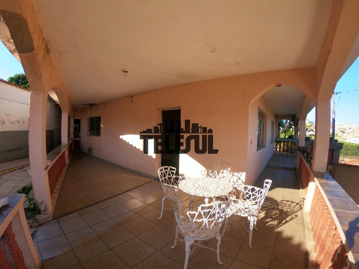 Casa, Parque Rinaldo, 2 Quartos, 2 Vagas, 1 Suíte