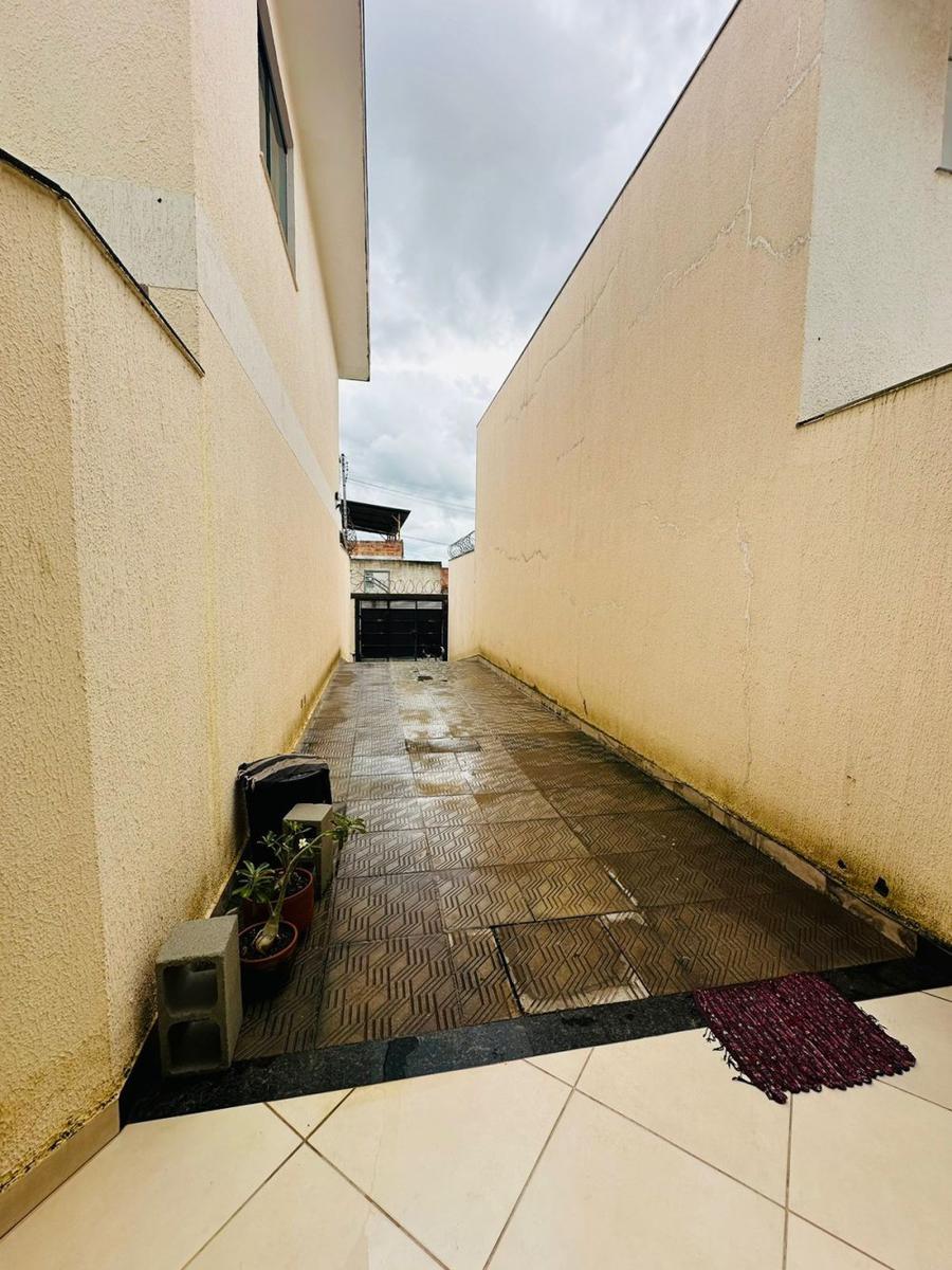 Casa, Masterville, 3 Quartos, 4 Vagas, 1 Suíte