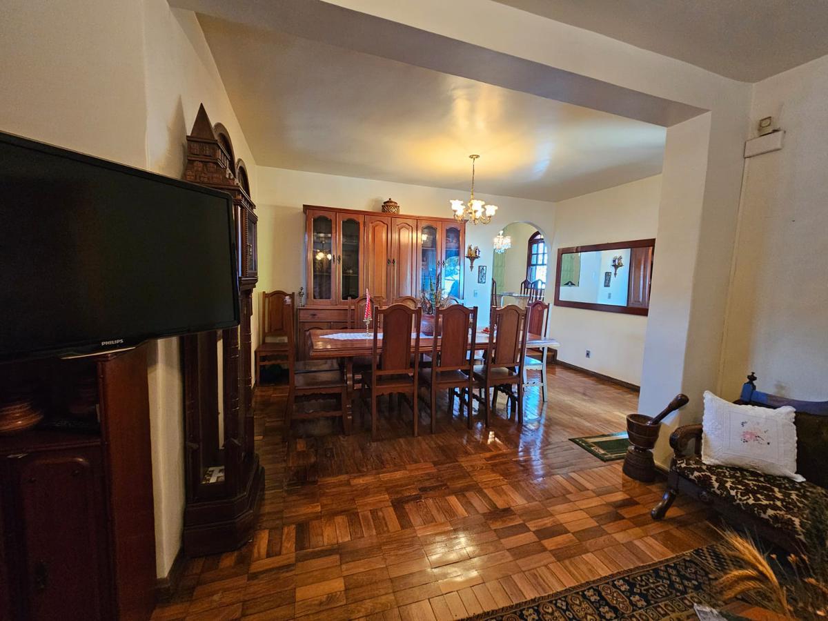 Casa, Jardim América, 4 Quartos, 4 Vagas, 2 Suítes