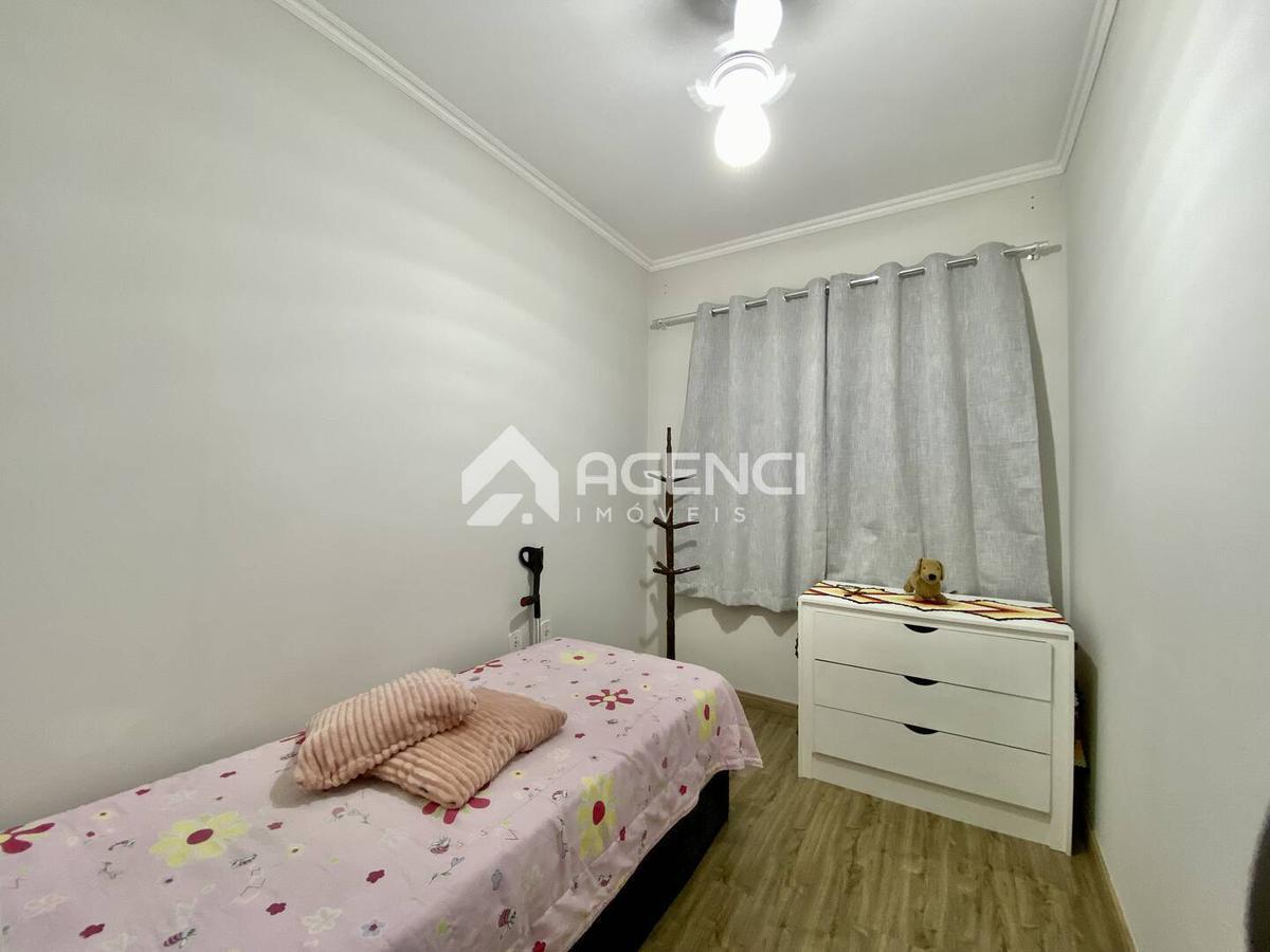 Casa, Santa Maria, 5 Quartos, 0 Vaga, 3 Suítes