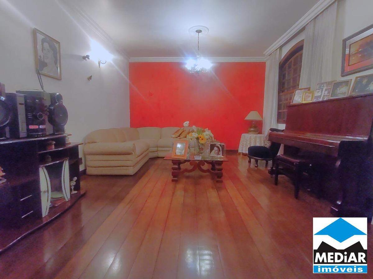Casa, Colégio Batista, 6 Quartos, 4 Vagas, 1 Suíte