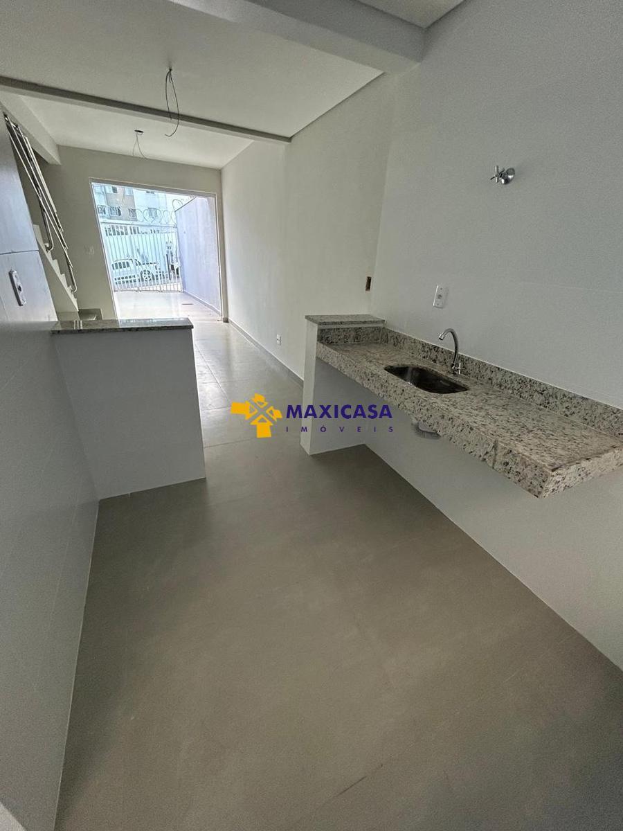 Casa, Planalto, 2 Quartos, 1 Vaga, 1 Suíte