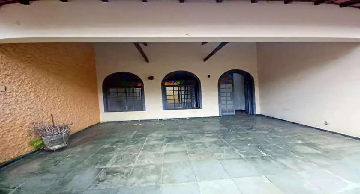 Casa, Cidade Nova, 5 Quartos, 3 Vagas, 1 Suíte