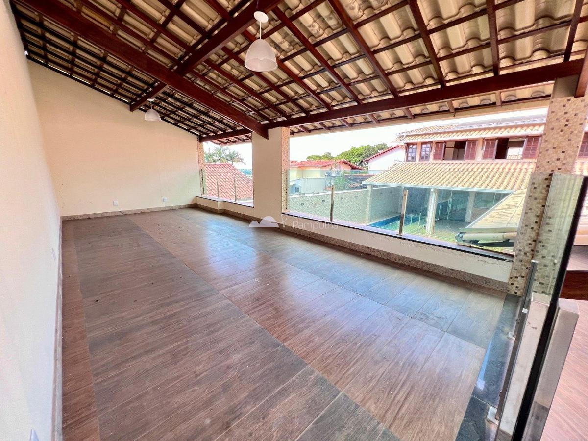 Casa, Trevo, 4 Quartos, 5 Vagas, 2 Suítes