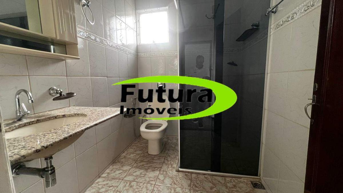 Casa, Miramar (barreiro), 4 Quartos, 2 Vagas, 2 Suítes